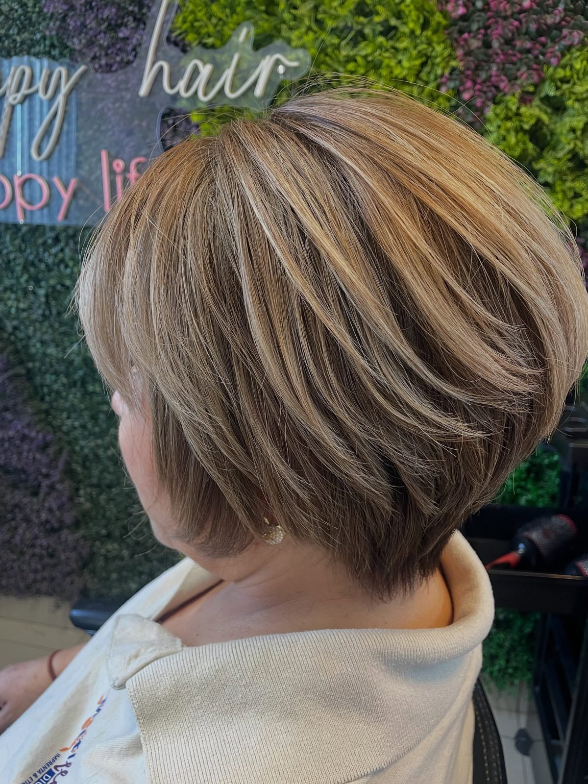 Corte bob con iluminaciones